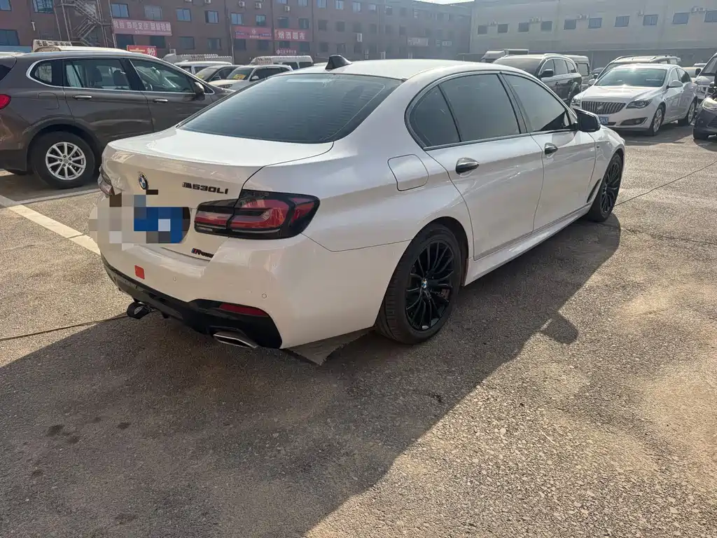BMW 5 SERIES
