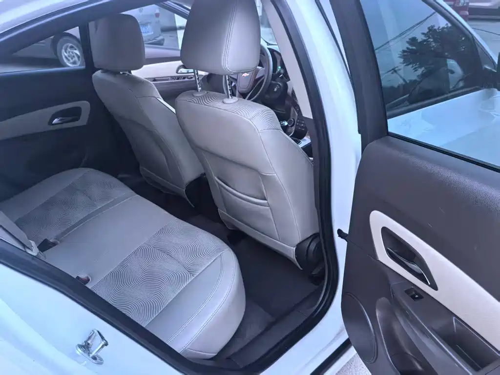 Chevrolet Cruze — миниатюра 13