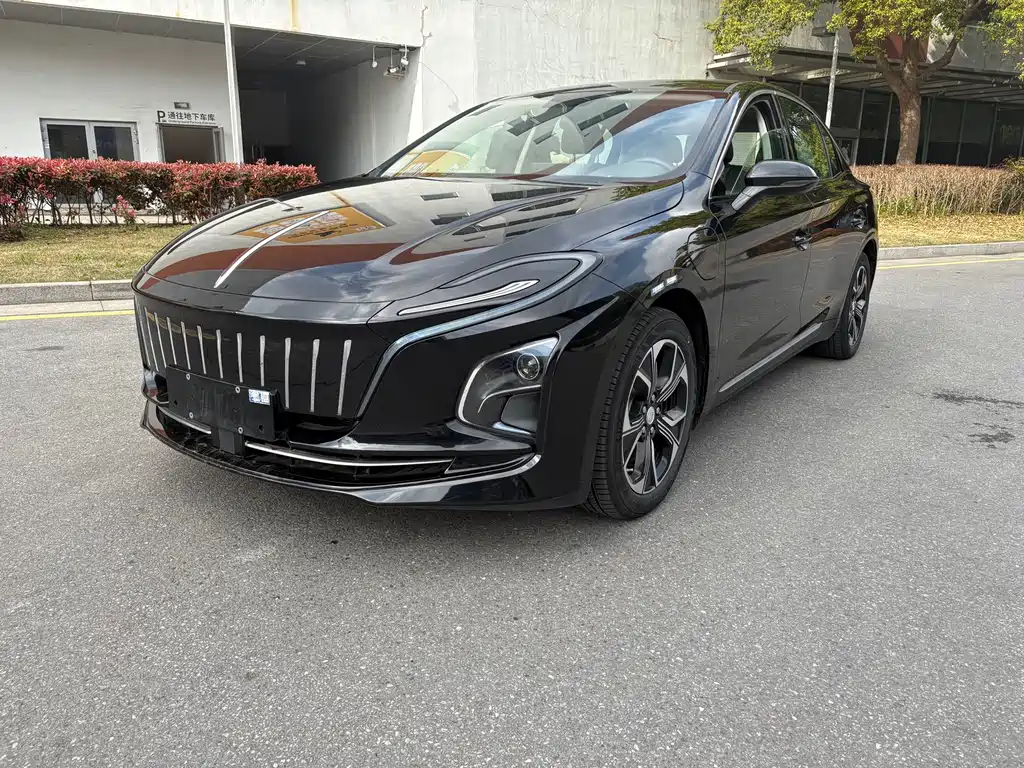 Hongqi Hongqi E-QM5 2023