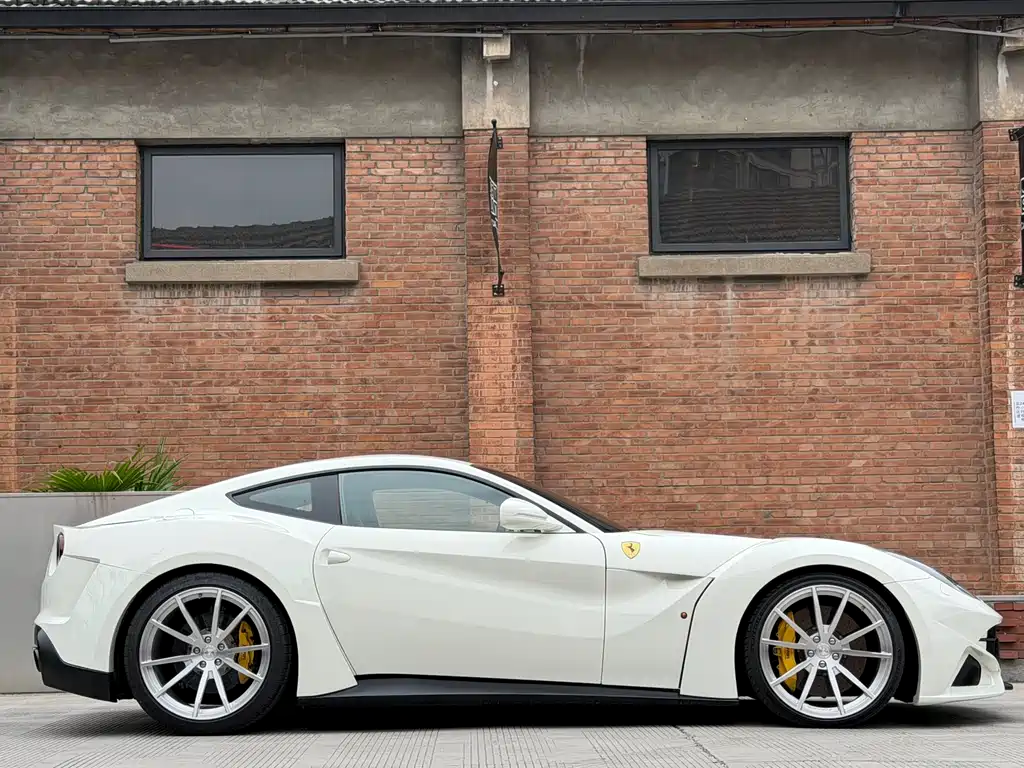 Ferrari F12berlinetta 2013 6.3L