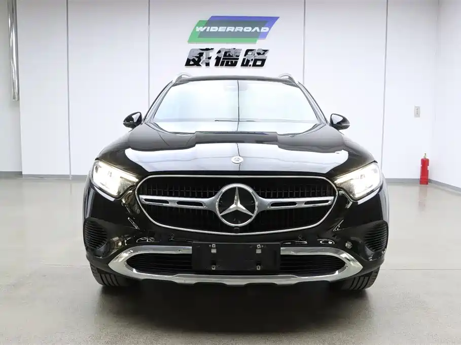 Mercedes-Benz GLC 2023 GLC 260 L 4MATIC 5 мест
