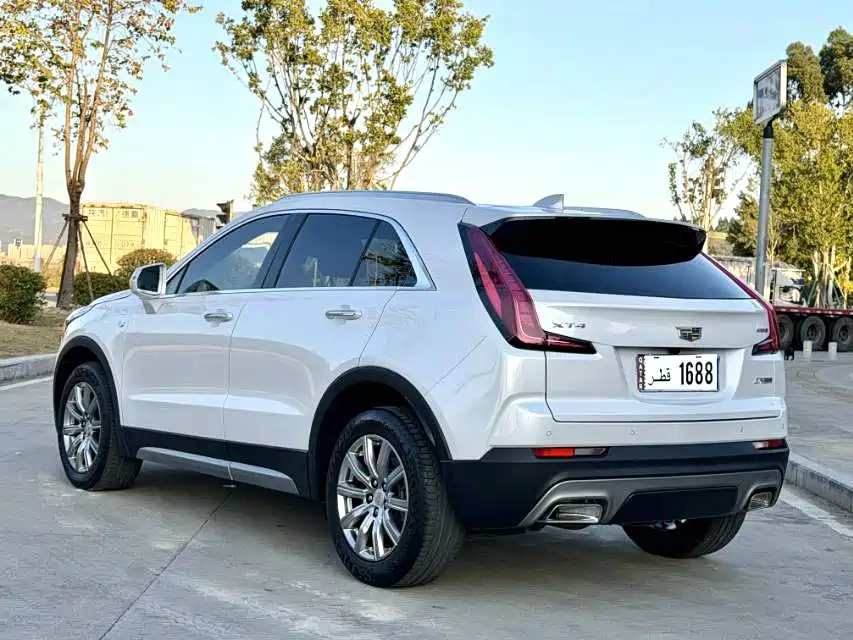CADILLAC XT4