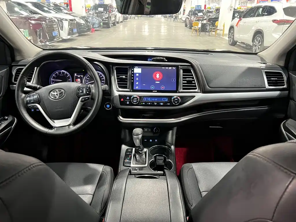 Toyota Highlander 2018 2.0T Luxury 7 мест V