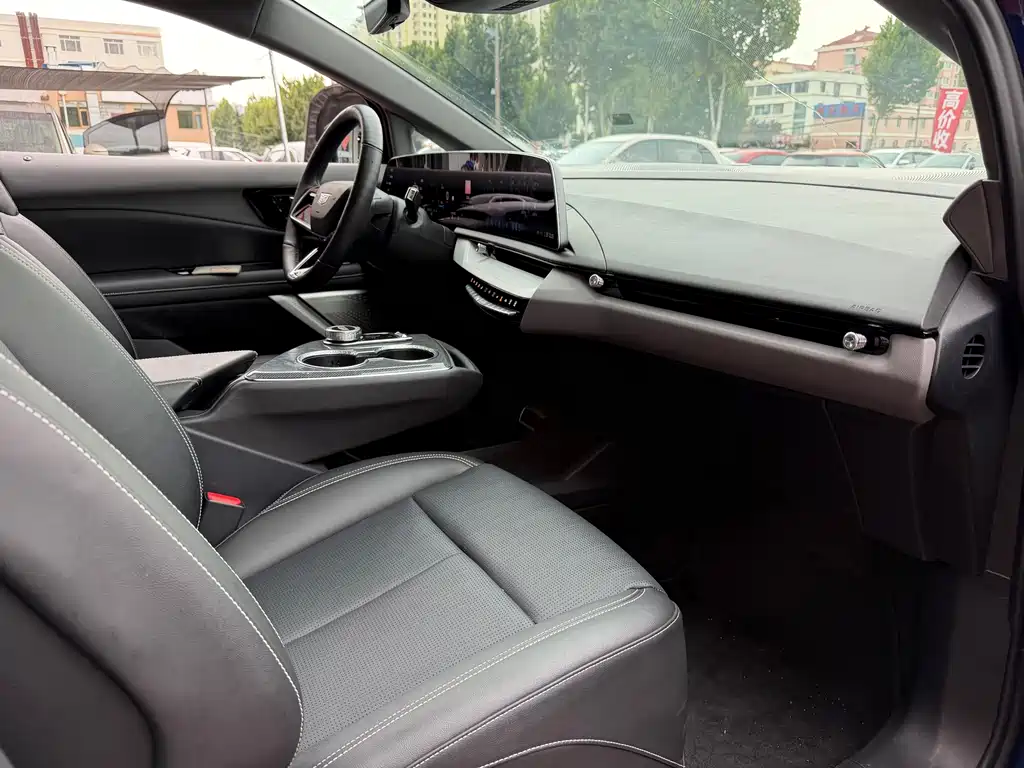 Cadillac IQ — миниатюра 12