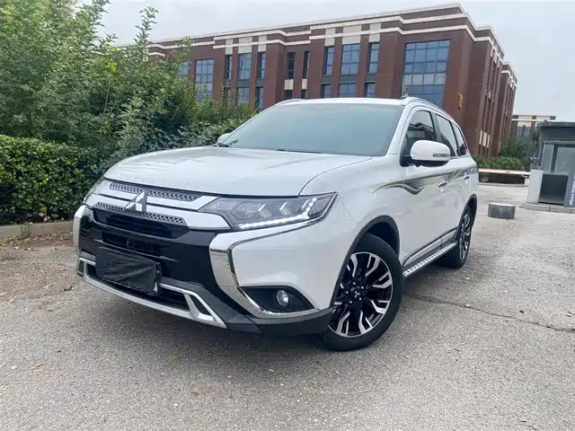 MITSUBISHI OUTLANDER 2019