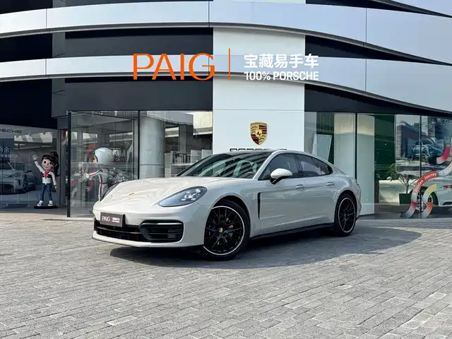 PORSCHE PANAMERA