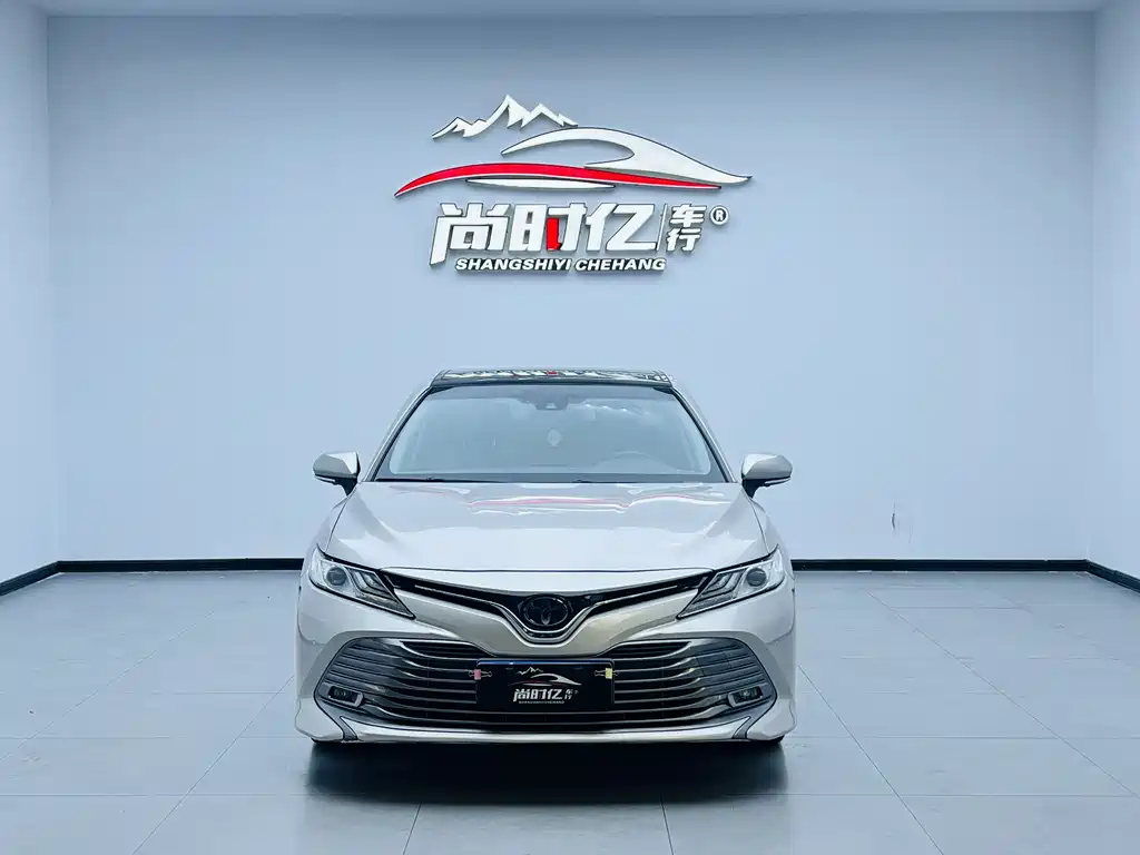 Toyota Camry 2019 2.5G Luxury VI