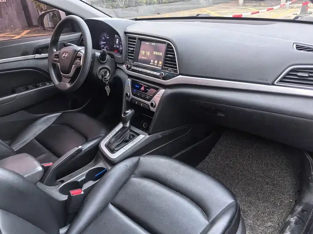 Hyundai Elantra — миниатюра 15