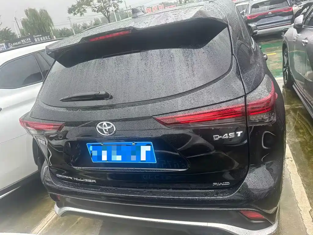 Toyota Crown Kluger — миниатюра 10