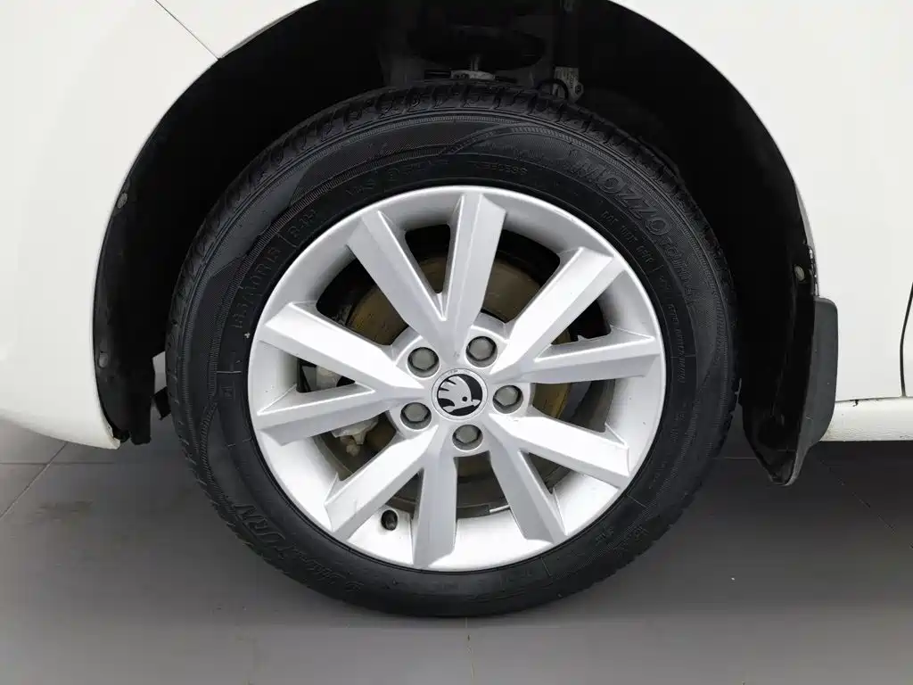 Skoda Rapid — миниатюра 17
