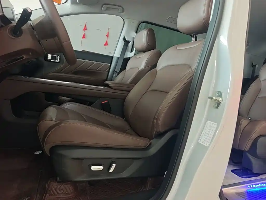 Wuling Xingguang 730 New Energy — миниатюра 15