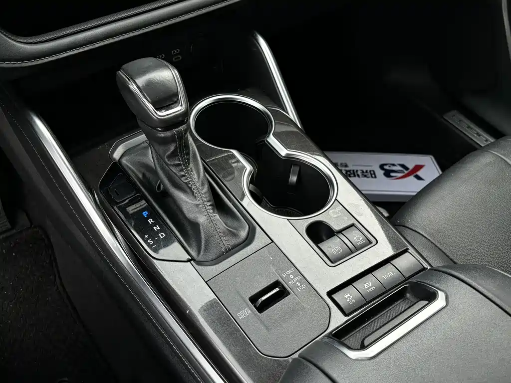 Toyota Crown Kluger — миниатюра 18