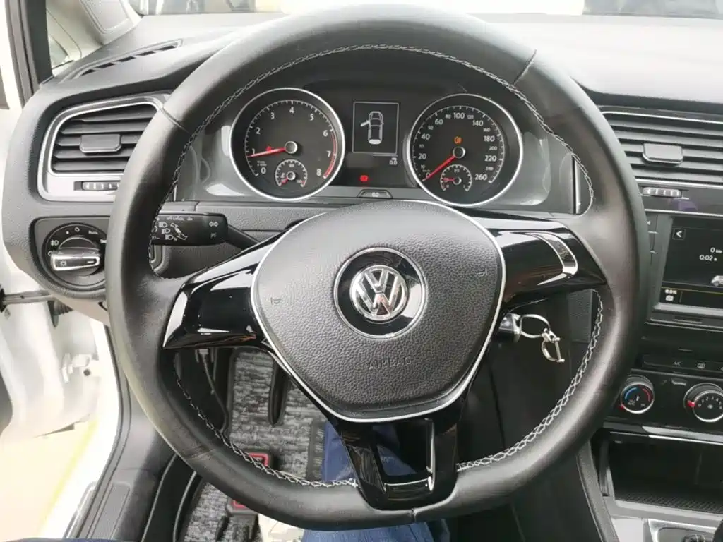 Volkswagen Golf — миниатюра 11