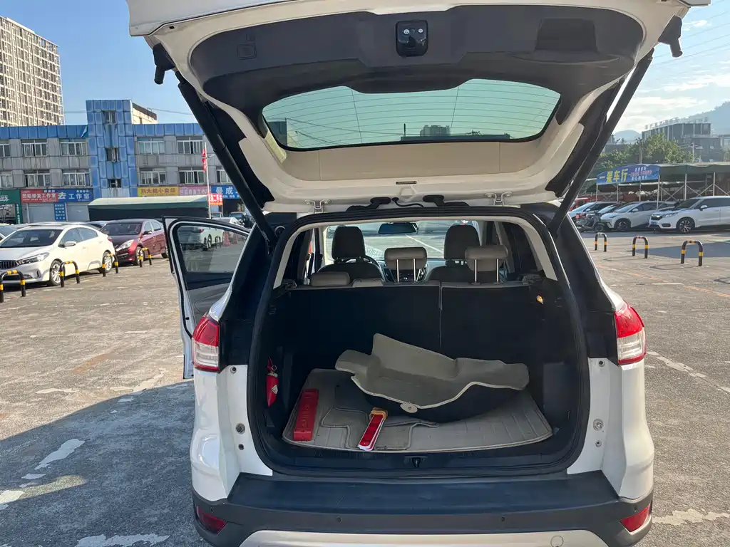 Ford Kuga — миниатюра 15