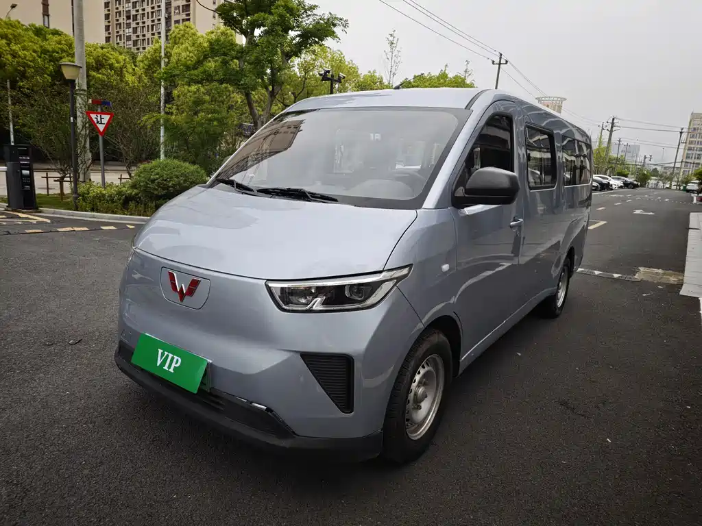 Wuling Yangguang 2025