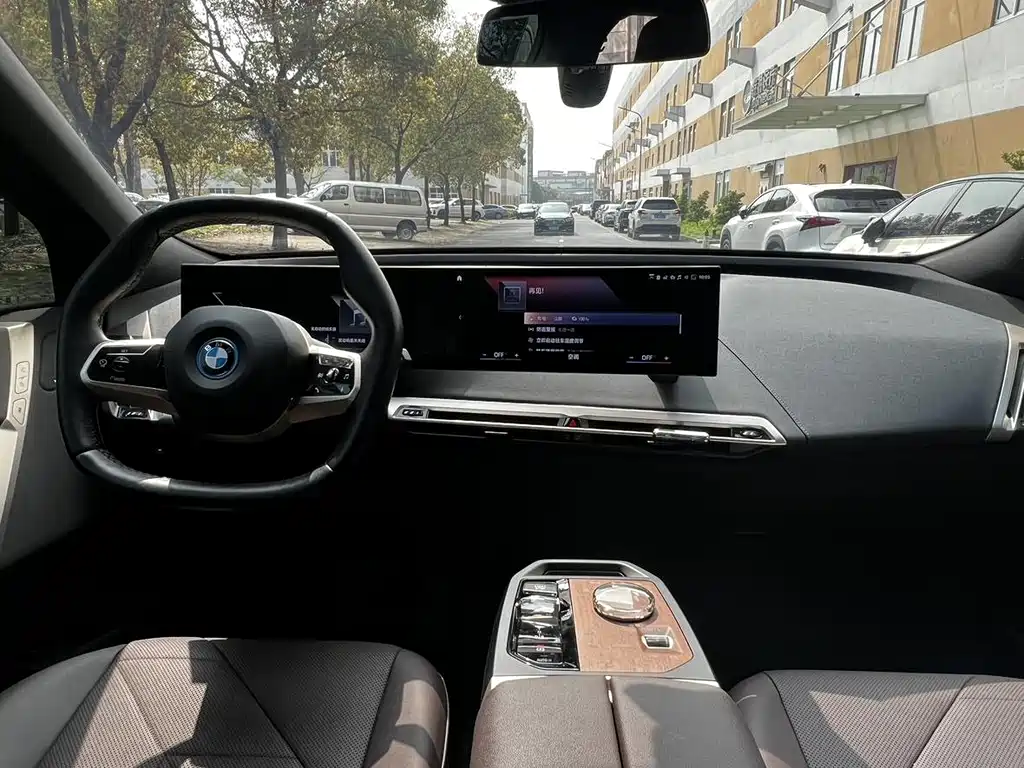 BMW iX 2022 xDrive40