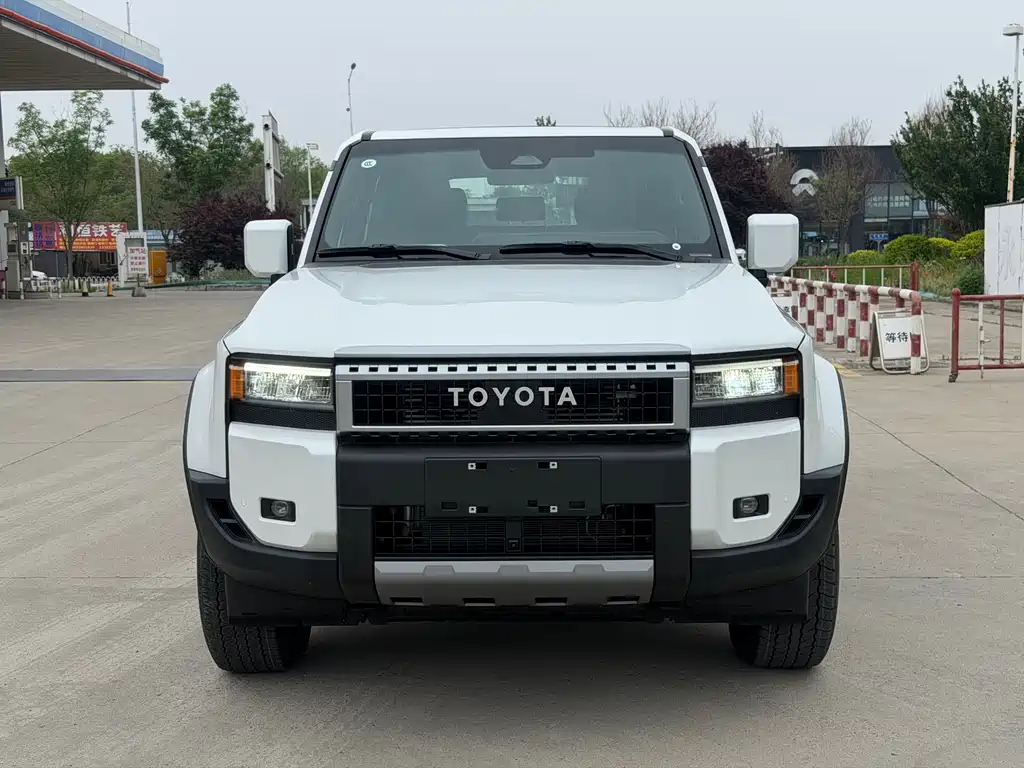 Toyota Land Cruiser Prado 2026 2.4T TX 5 мест