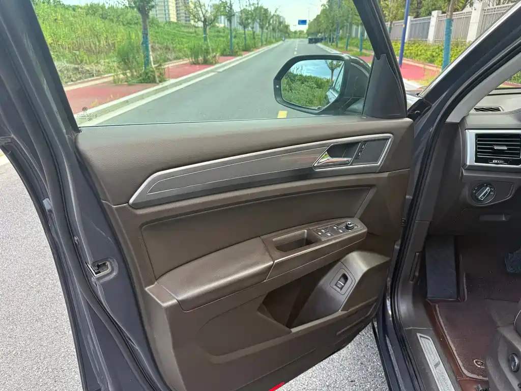 Volkswagen Teramont — миниатюра 9