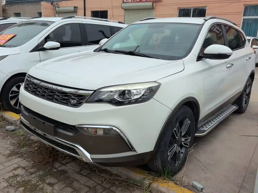Changfeng CS10 2015 2.0T MT