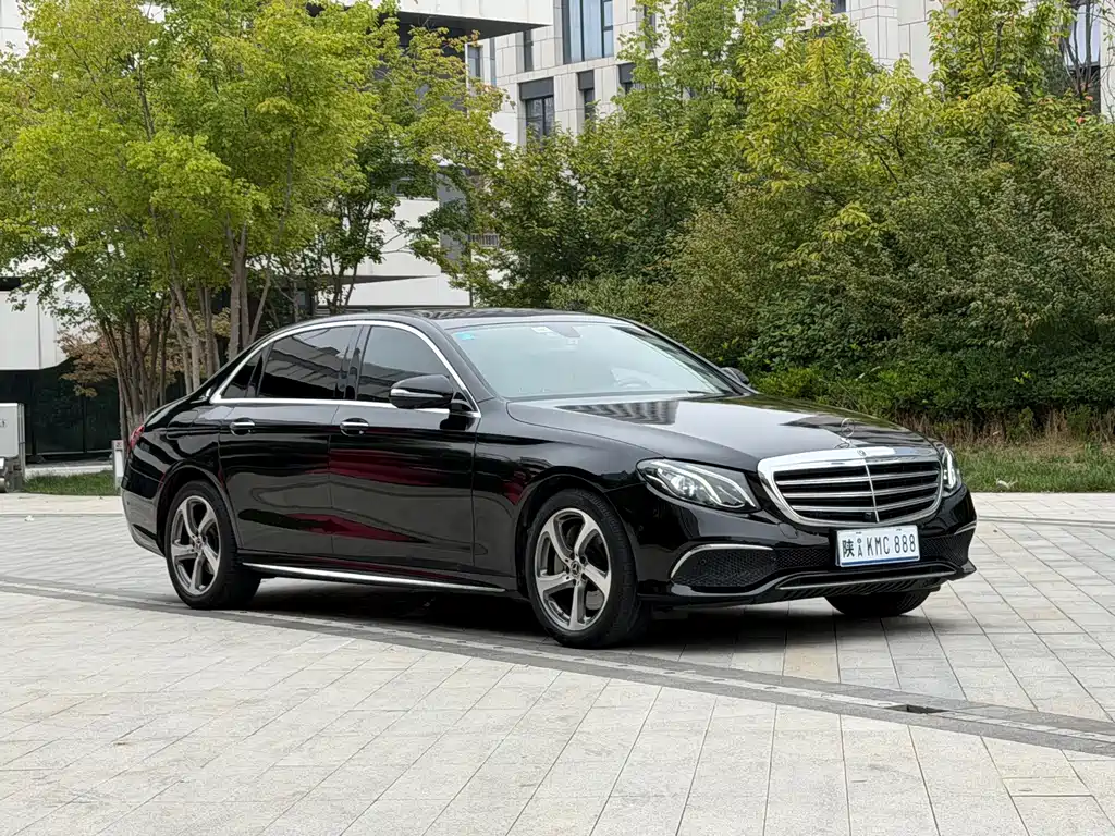 Mercedes-Benz E-Class — миниатюра 3