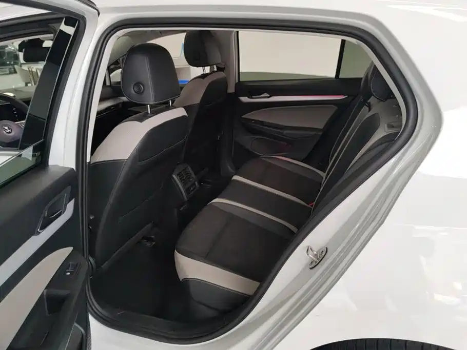 Volkswagen Golf — миниатюра 11