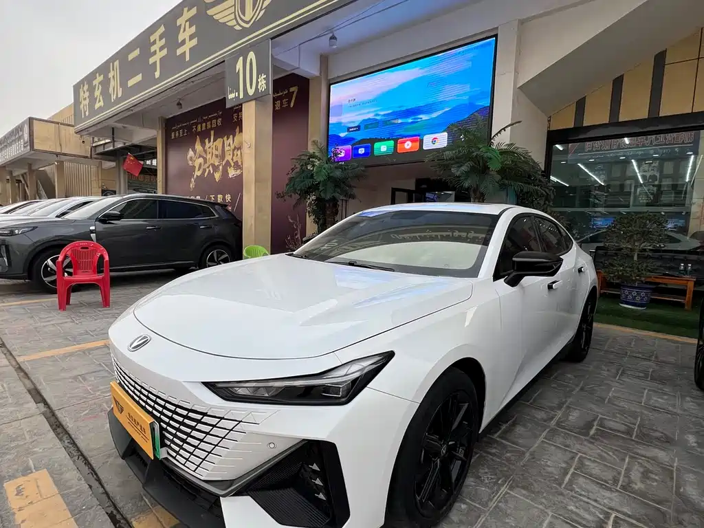 Changan UNI-V iDD 2023