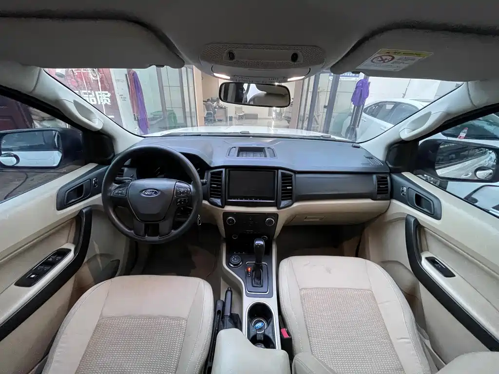 Ford Everest — миниатюра 6