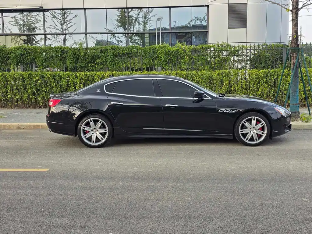Maserati Quattroporte — миниатюра 21