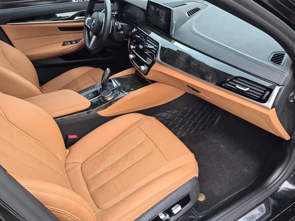 BMW 5 Series — миниатюра 9
