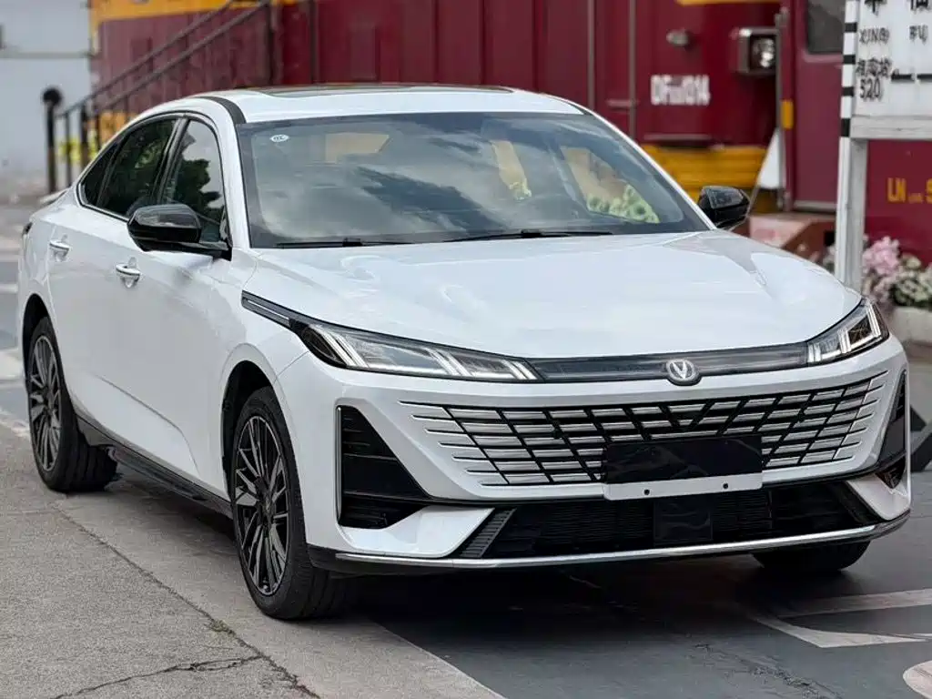 Changan Eado — миниатюра 3