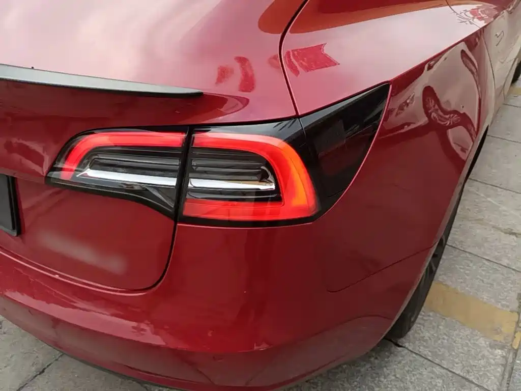 Tesla Model 3 — миниатюра 8