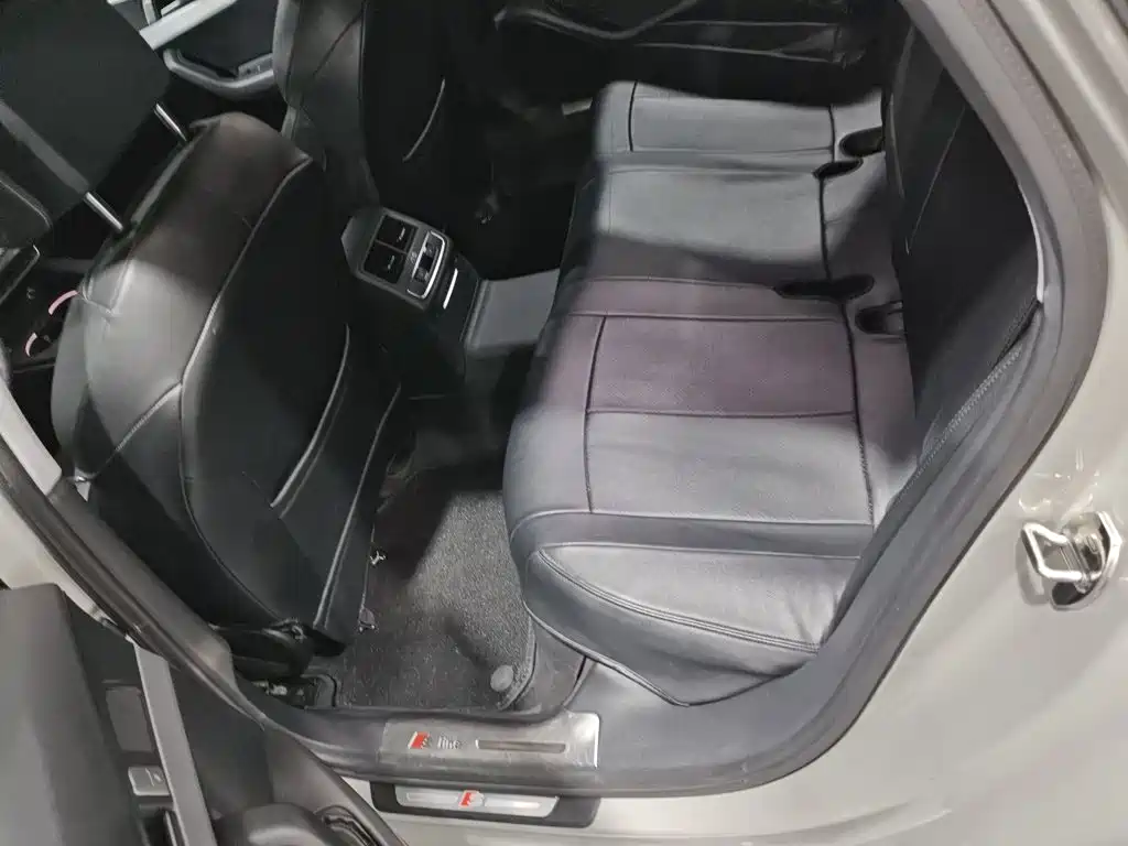 Audi A4L — миниатюра 12