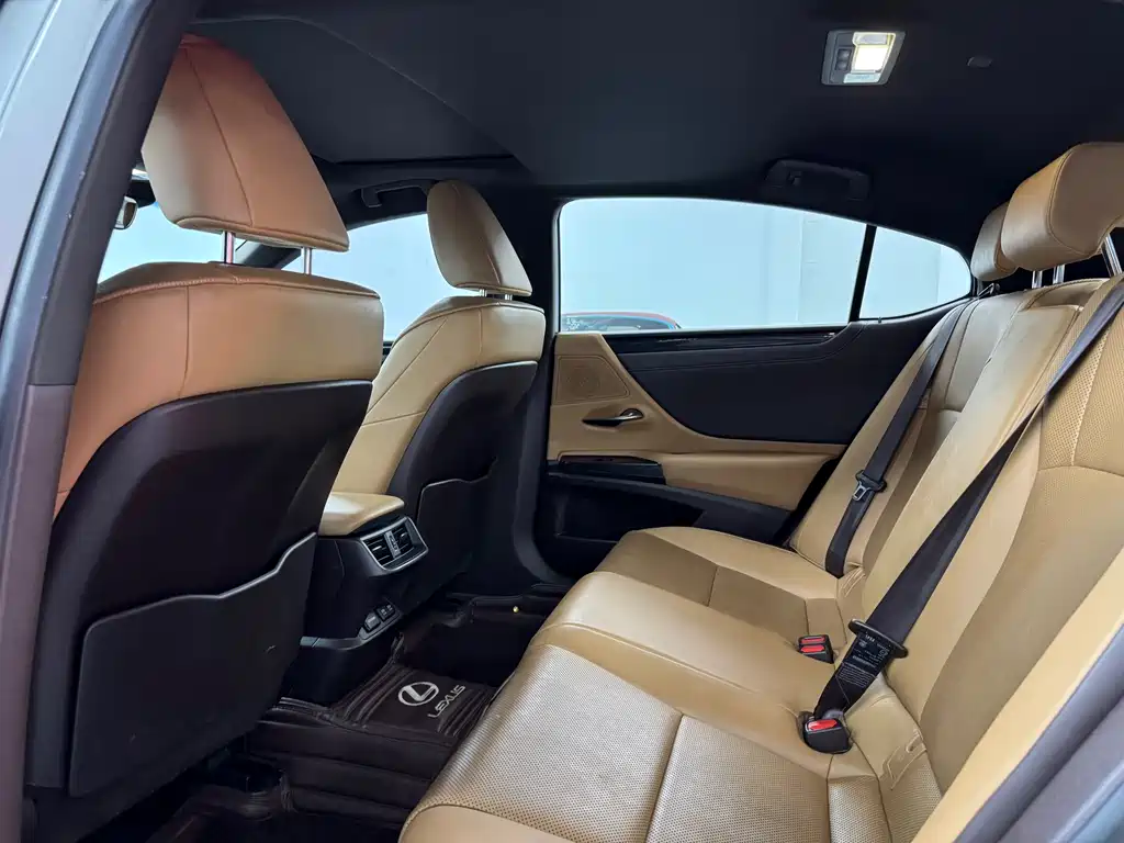 Lexus ES 2018 200 V