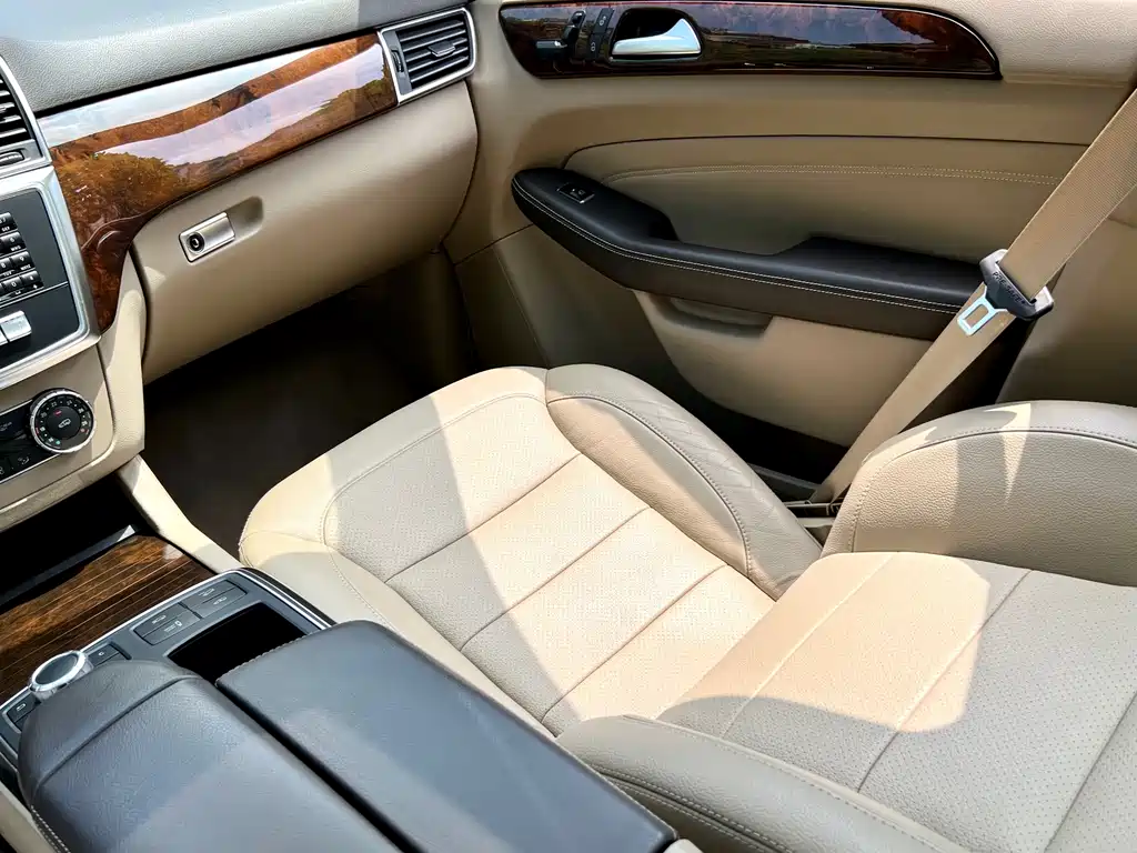 Mercedes-Benz M-Class — миниатюра 13