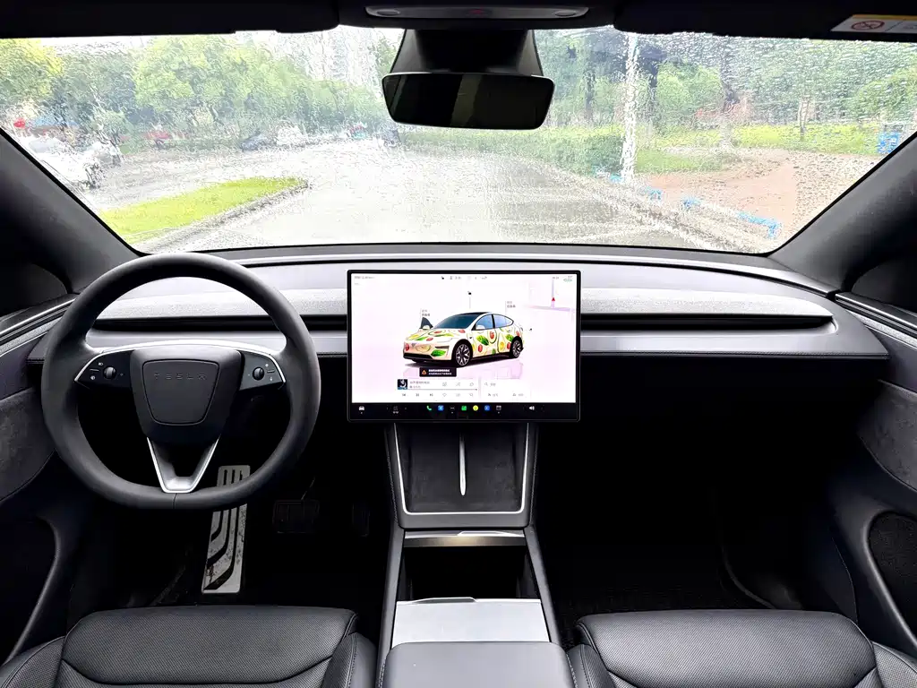 Tesla Model Y L — миниатюра 10