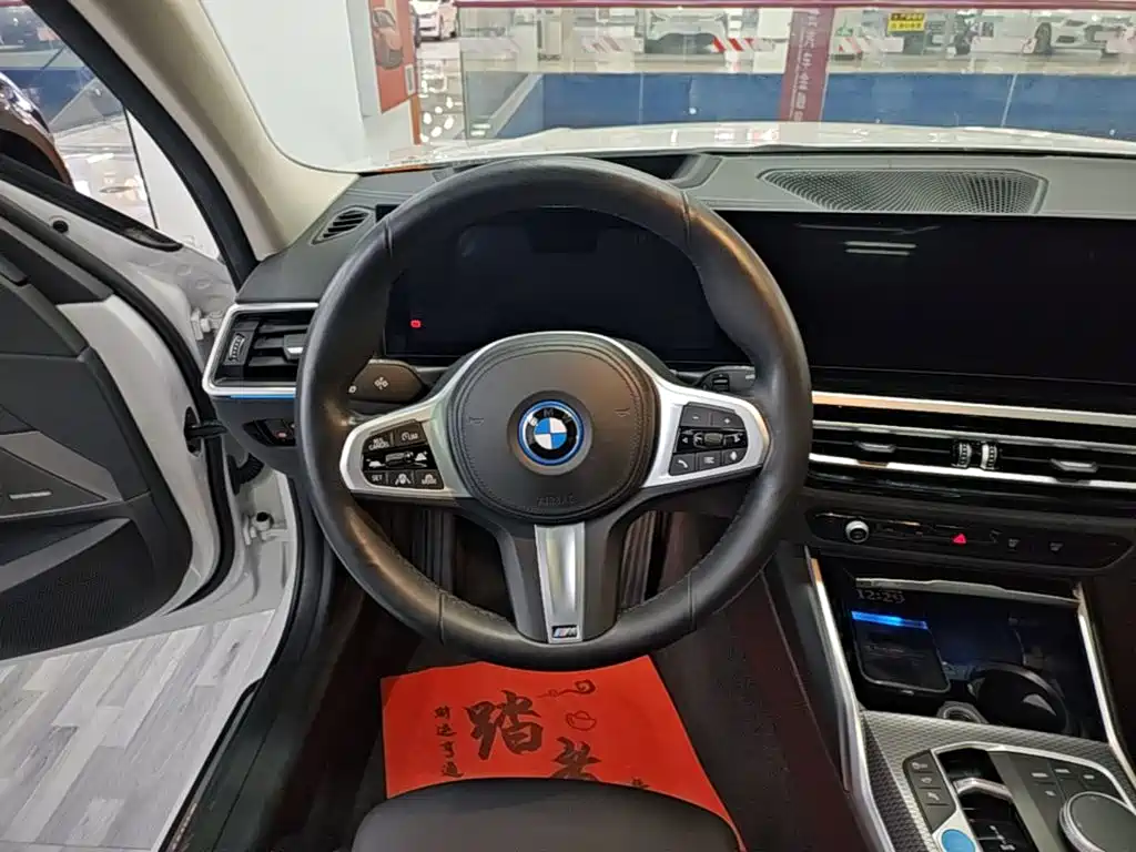 BMW i3 — миниатюра 11