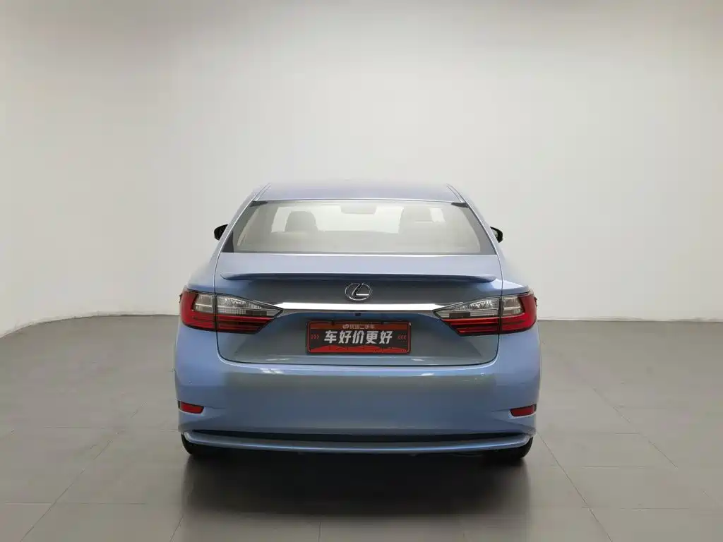 Lexus ES — миниатюра 4