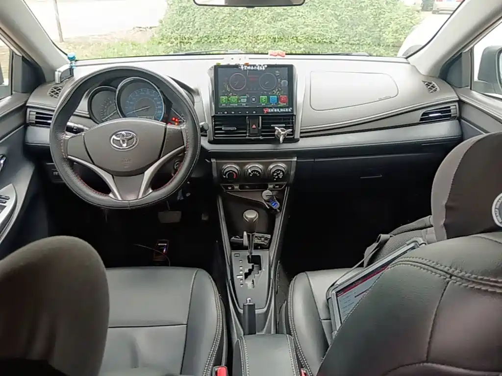 Toyota Yaris L — миниатюра 10
