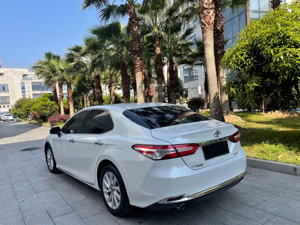 Toyota Camry — миниатюра 6