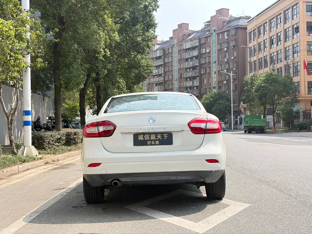 Renault Fluence — миниатюра 7