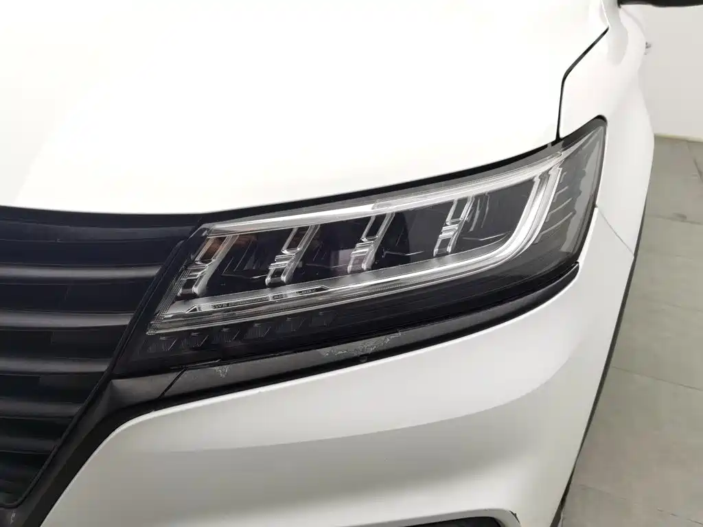 Roewe RX5 — миниатюра 7