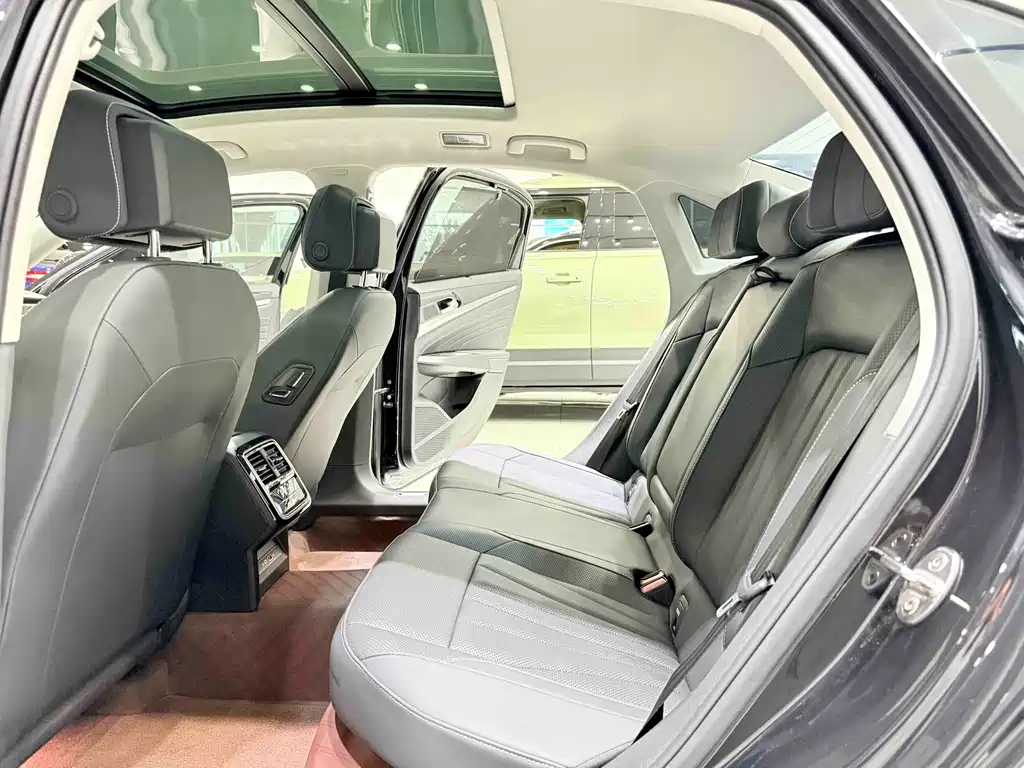 Volkswagen Passat — миниатюра 9