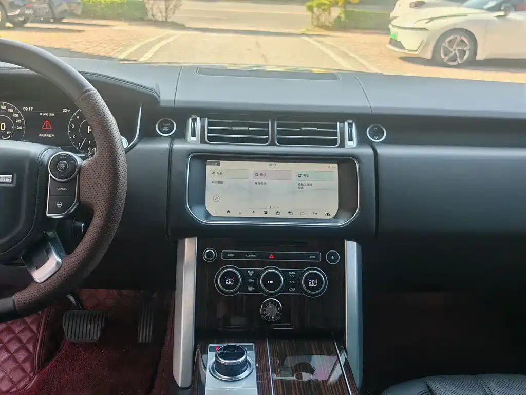 Land Rover Range Rover — миниатюра 14