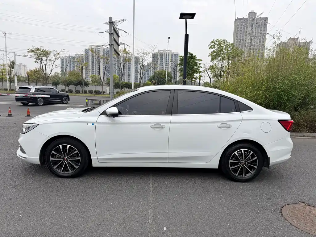 Roewe i5 — миниатюра 4