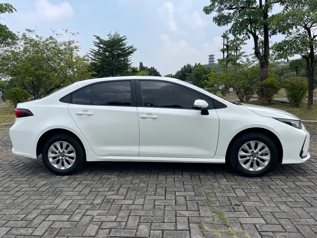 Toyota Corolla — миниатюра 12