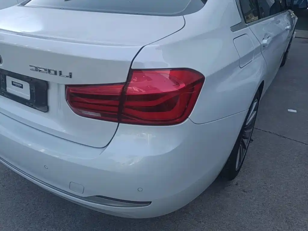 BMW 3 Series — миниатюра 8