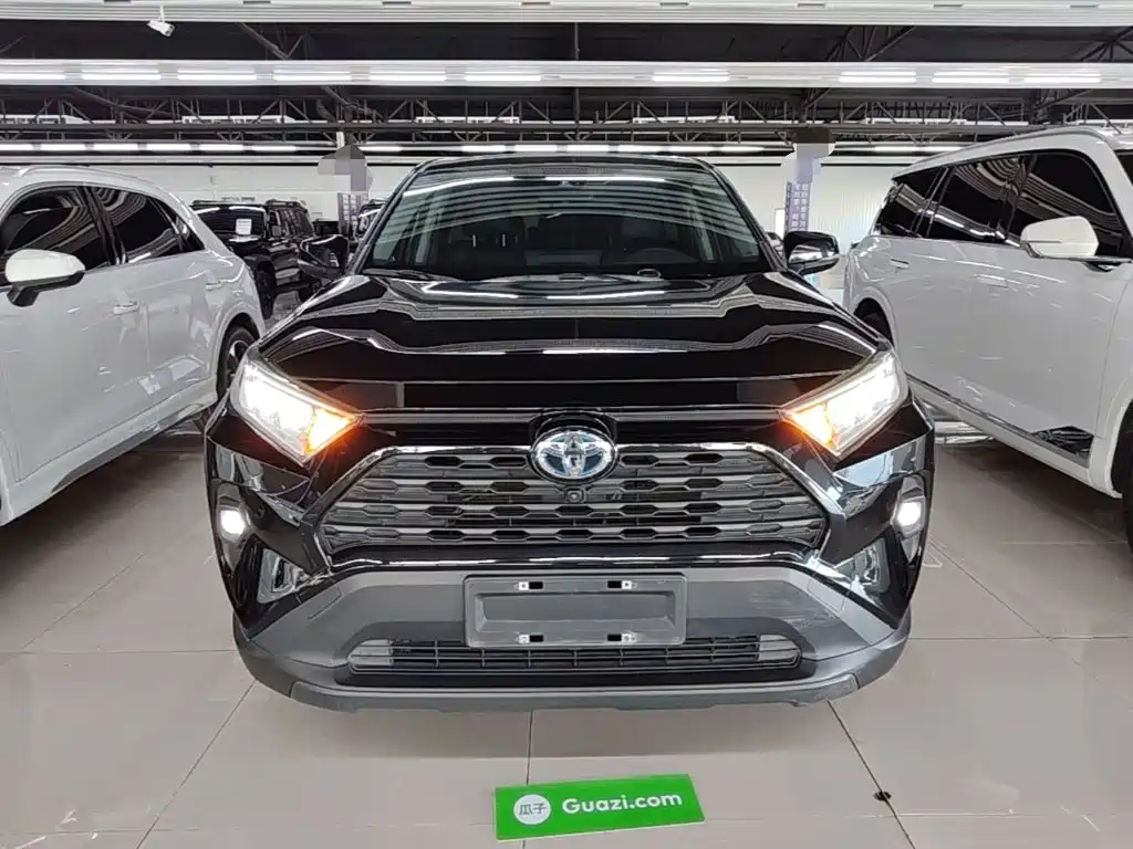 Toyota RAV4 — миниатюра 3