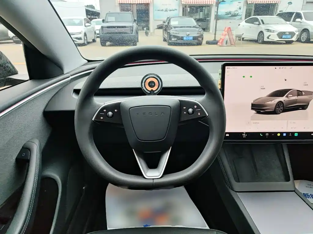 Tesla Model 3 — миниатюра 11