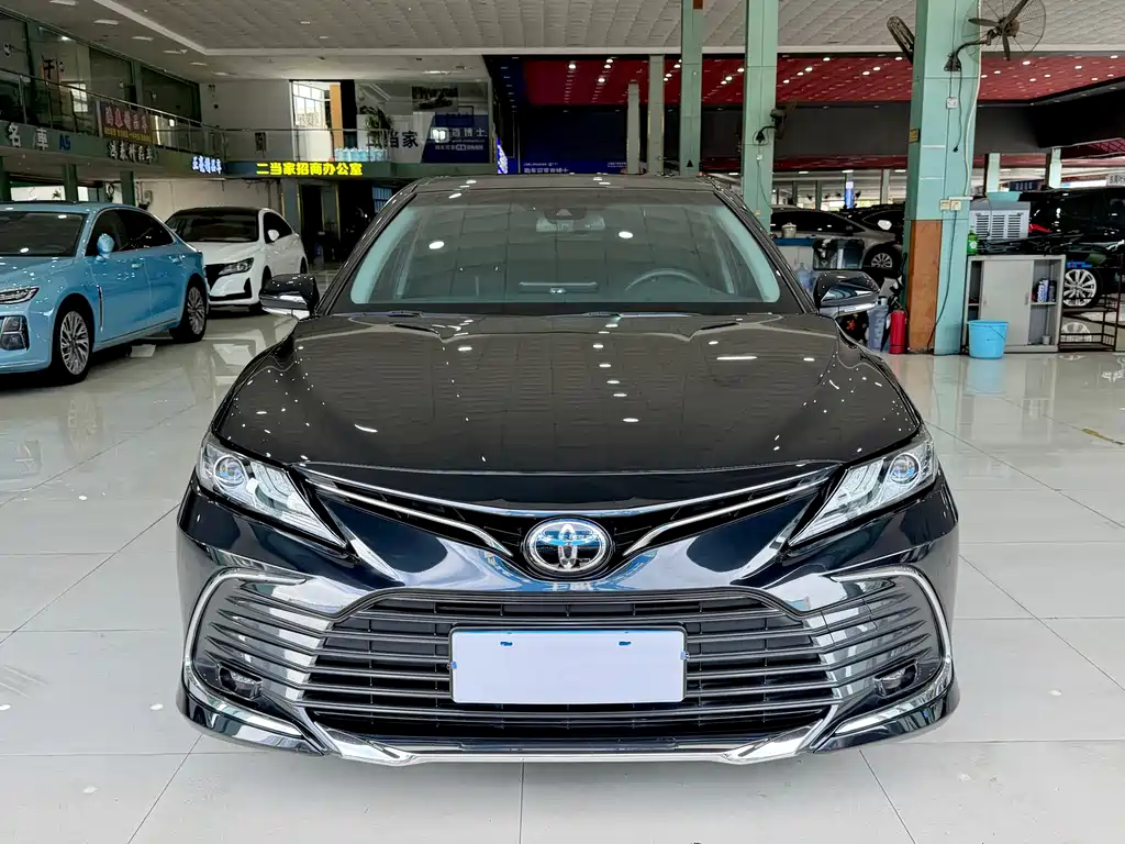 Toyota Camry — миниатюра 2
