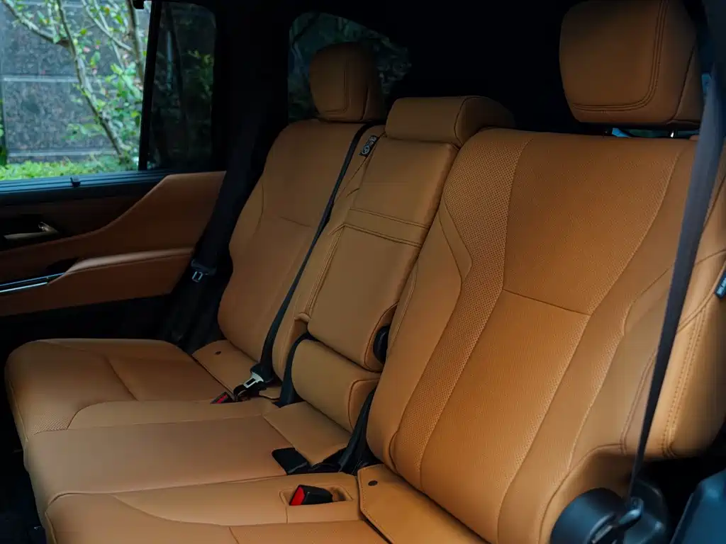 Lexus LX — миниатюра 16